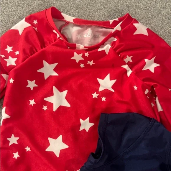 5/$15- Rashguard bundle - Picture 3 of 3